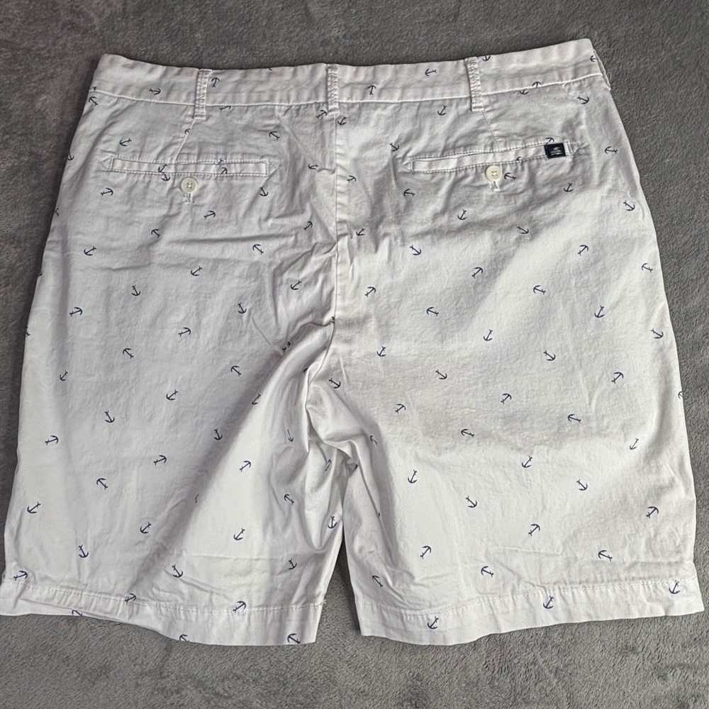 IZOD Advantage Performance Shorts Mens 38 White Navy Anchor Print Nautical - Picture 5 of 9